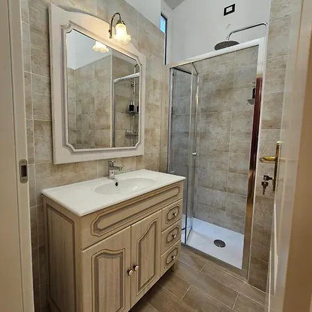 Del Roster Guest house Florence